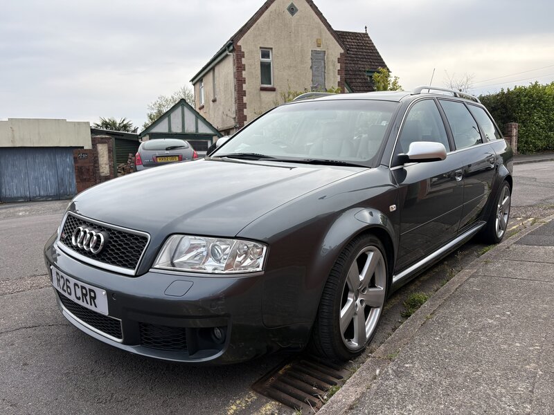 Audi RS 6 4.2 RS 6 Quattro AUTO 5dr