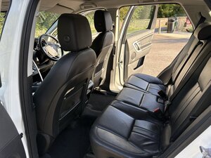 Land Rover Discovery Sport 2.0 Discovery Sport Black HSE TD4 AUTO 5dr