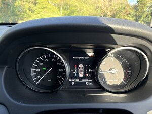 Land Rover Discovery Sport 2.0 Discovery Sport Black HSE TD4 AUTO 5dr