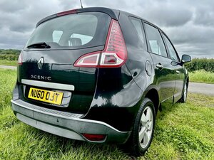 Renault Scenic 1.6 Scenic Dynamique Tomtom VVT 5dr