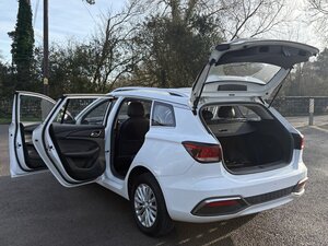 MG MG5 MG5 Exclusive LONG Range EV 5dr