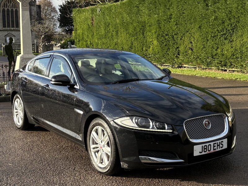 Jaguar XF 2.2 XF Luxury D AUTO 4dr