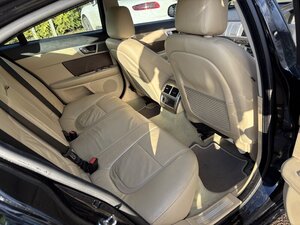 Jaguar XF 2.2 XF Luxury D AUTO 4dr