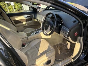 Jaguar XF 2.2 XF Luxury D AUTO 4dr