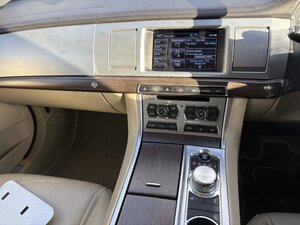 Jaguar XF 2.2 XF Luxury D AUTO 4dr