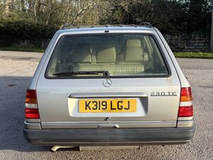 Mercedes-Benz 230 2.3 230te AUTO 5dr