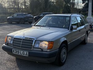Mercedes-Benz 230 2.3 230te AUTO 5dr