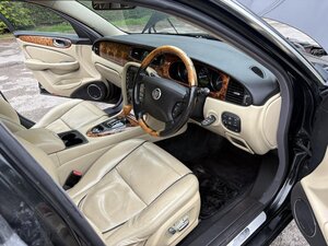 Jaguar XJ 2.7 XJ Sovereign V6 LWB AUTO 4dr