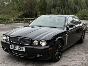 Jaguar XJ 2.7 XJ Sovereign V6 LWB AUTO 4dr