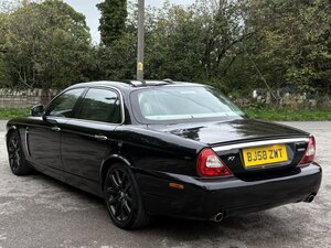 Jaguar XJ 2.7 XJ Sovereign V6 LWB AUTO 4dr