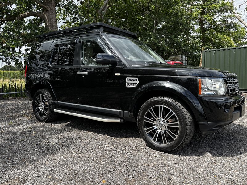 Land Rover Discovery 5.0 V8 Petrol TO HSE Luxury SPEC 