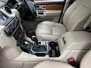 Land Rover Discovery 5.0 V8 Petrol TO HSE Luxury SPEC