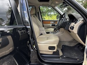 Land Rover Discovery 5.0 V8 Petrol TO HSE Luxury SPEC