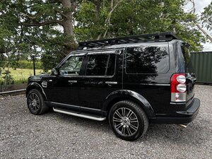 Land Rover Discovery 5.0 V8 Petrol TO HSE Luxury SPEC