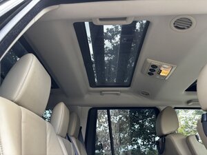 Land Rover Discovery 5.0 V8 Petrol TO HSE Luxury SPEC