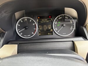Land Rover Discovery 5.0 V8 Petrol TO HSE Luxury SPEC