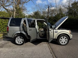 Land Rover Discovery TO HSE Luxury SPEC