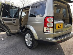 Land Rover Discovery TO HSE Luxury SPEC