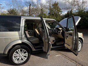 Land Rover Discovery TO HSE Luxury SPEC