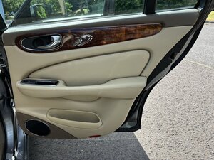 Jaguar XJ X358 SWB Sovereign