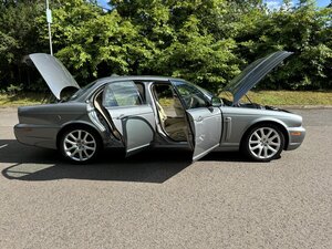 Jaguar XJ X358 SWB Sovereign