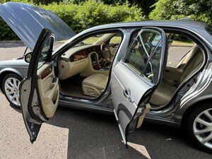 Jaguar XJ X358 SWB Sovereign