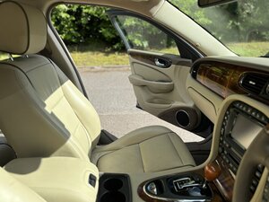 Jaguar XJ X358 SWB Sovereign