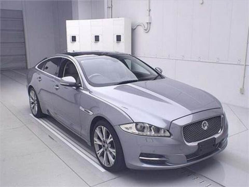 Jaguar XJ Premium Luxury 3.0 V6 Petrol 