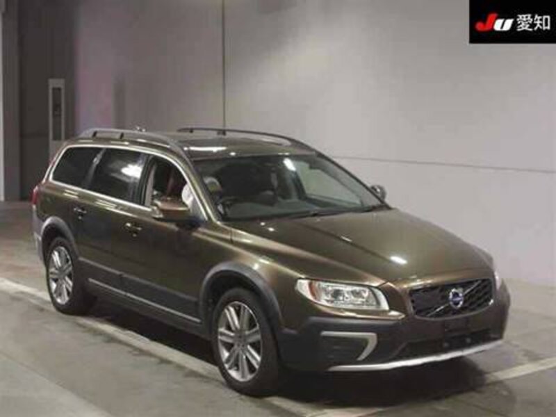 Volvo XC70 SUV 2500