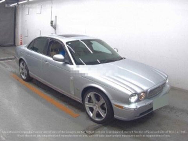 Jaguar XJR Portfolio 4.2
