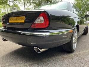 Jaguar XJ XJR Portfolio