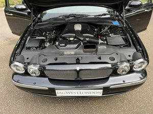Jaguar XJ XJR Portfolio