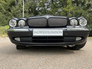 Jaguar XJ XJR Portfolio