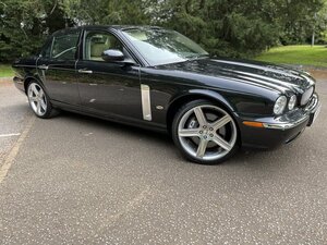 Jaguar XJ XJR Portfolio