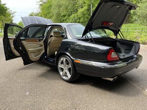 Jaguar XJ XJR Portfolio