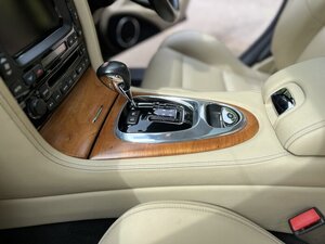 Jaguar XJ XJR Portfolio