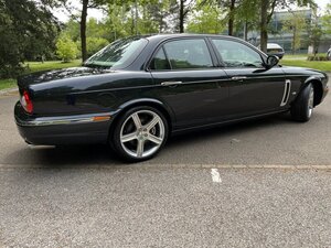 Jaguar XJ XJR Portfolio