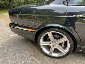 Jaguar XJ XJR Portfolio