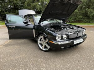 Jaguar XJ XJR Portfolio