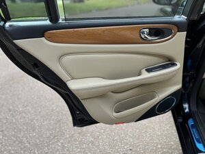 Jaguar XJ XJR Portfolio