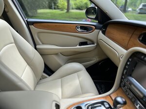 Jaguar XJ XJR Portfolio