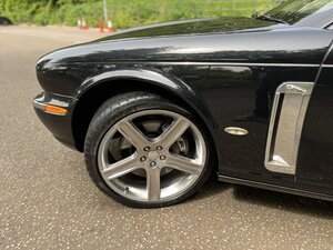 Jaguar XJ XJR Portfolio