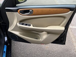Jaguar XJ XJR Portfolio