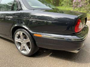 Jaguar XJ XJR Portfolio