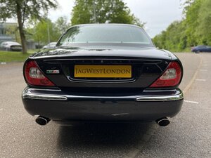 Jaguar XJ XJR Portfolio