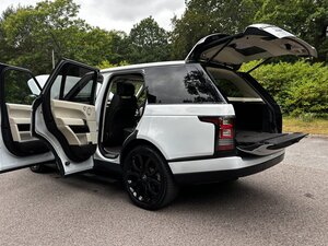 Land Rover Range Rover 5.0 Range Rover Autobiography Black V8 AUTO 5dr