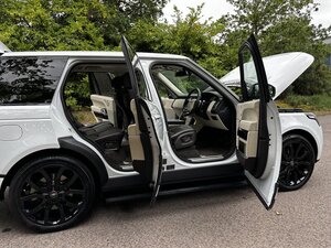 Land Rover Range Rover 5.0 Range Rover Autobiography Black V8 AUTO 5dr