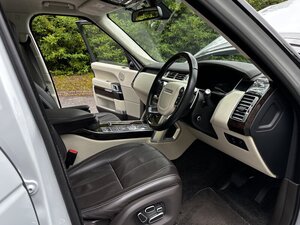 Land Rover Range Rover 5.0 Range Rover Autobiography Black V8 AUTO 5dr