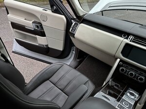 Land Rover Range Rover 5.0 Range Rover Autobiography Black V8 AUTO 5dr