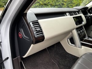 Land Rover Range Rover 5.0 Range Rover Autobiography Black V8 AUTO 5dr